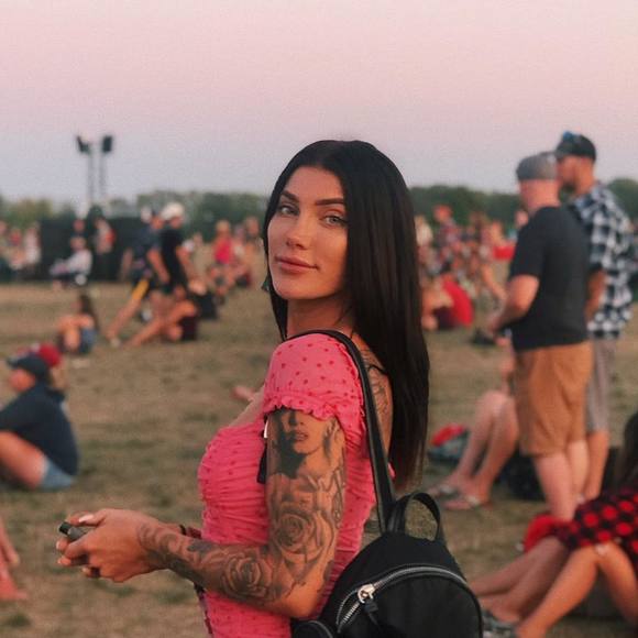 Meet your Posher, Navey - Picture 1 of 1